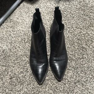 Marc Fisher bootie crocodile black s7